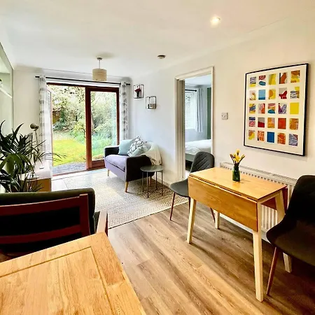 Apartament Sunny Garden Flat. Charming Area. Park & York. *
