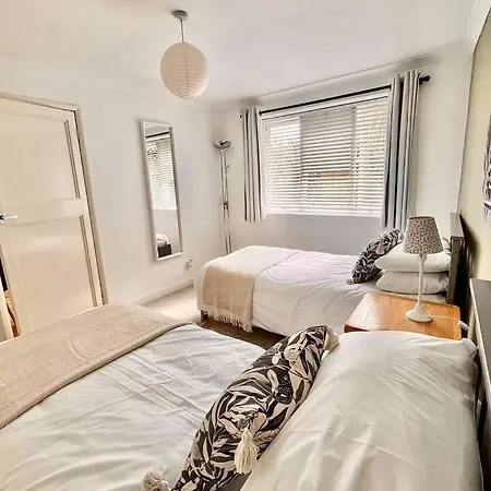Sunny Garden Flat. Charming Area. Park & York. 公寓