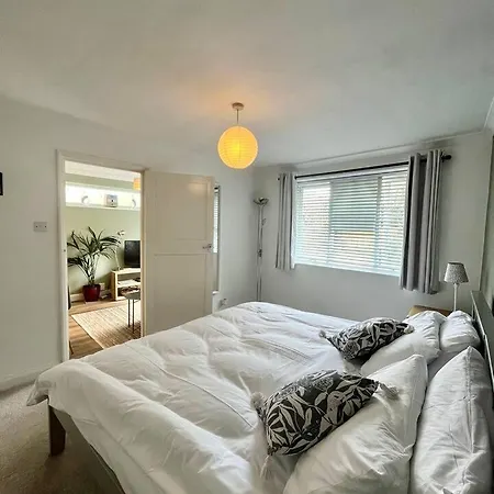 Sunny Garden Flat. Charming Area. Park & York. 约克